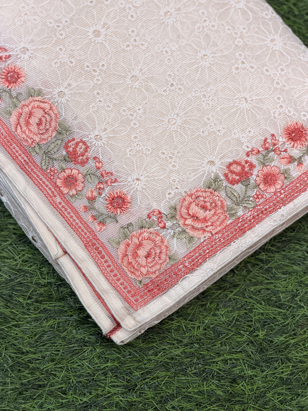 Hakoba with Flower Embroidery