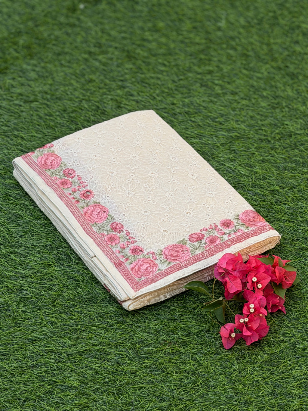 Hakoba with Flower Embroidery