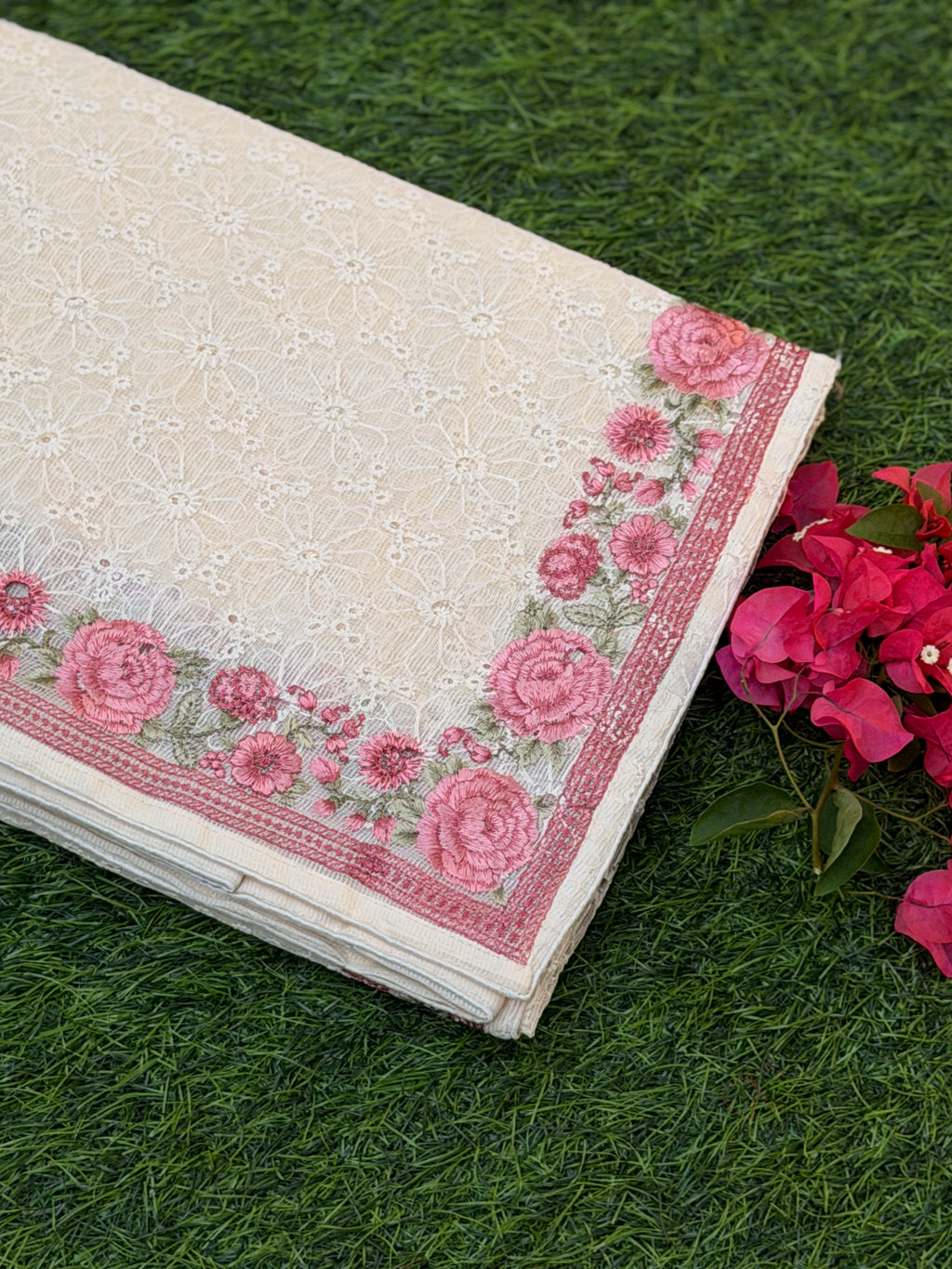 Hakoba with Flower Embroidery