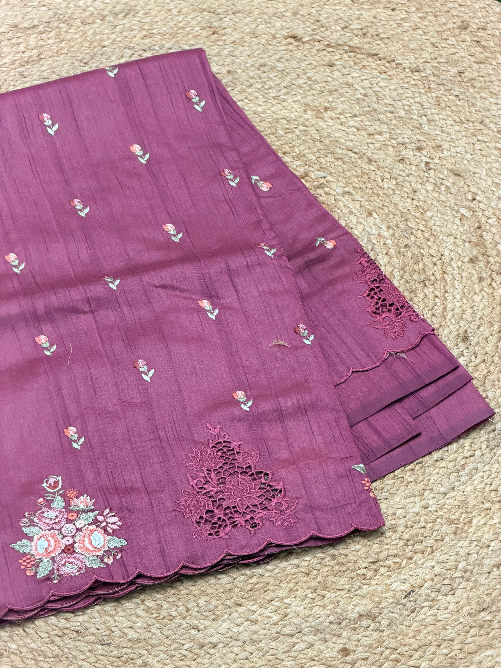 SCALLOPED SAREE WITH FLORAL DETAILING