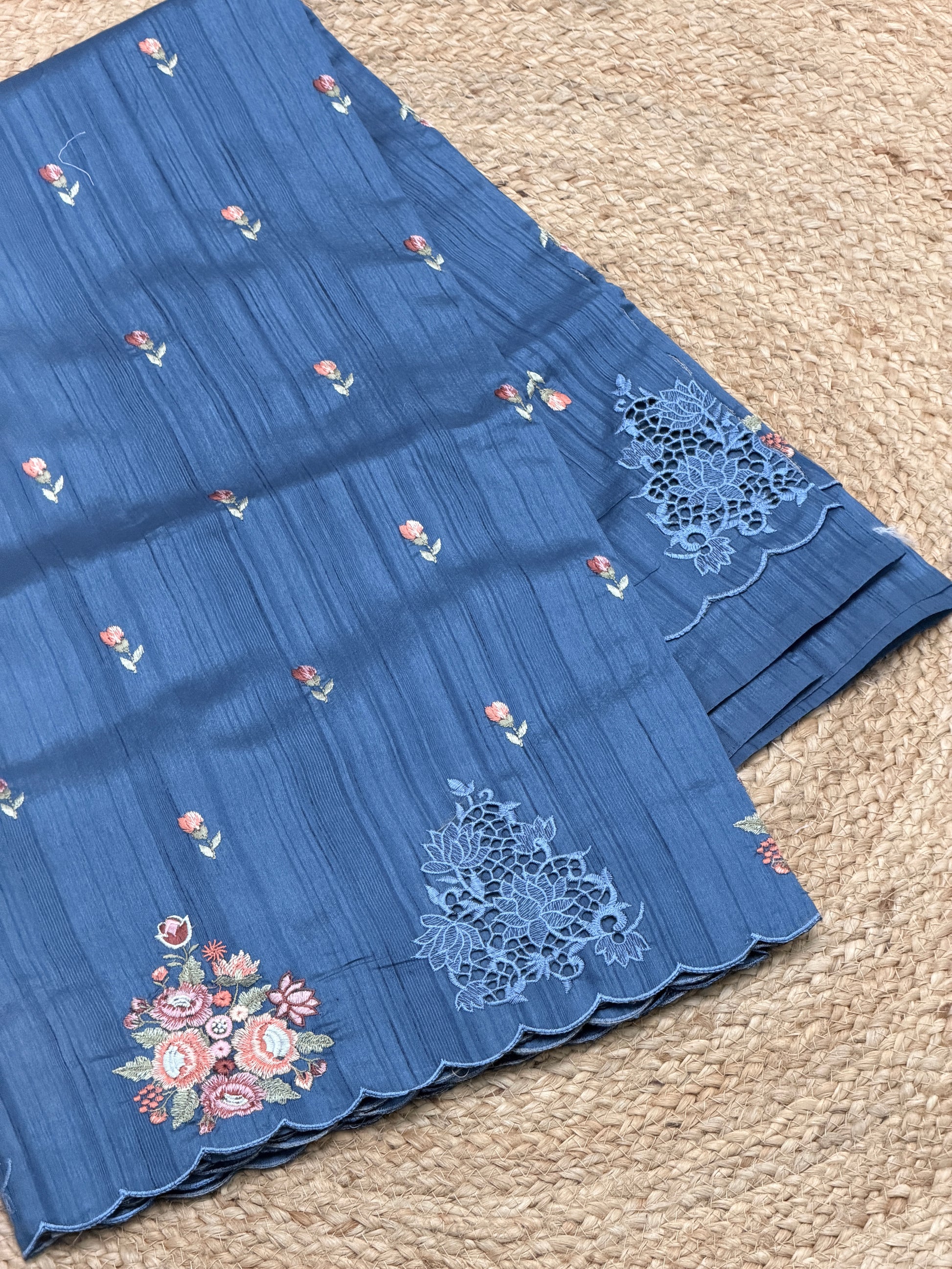 SCALLOPED SAREE WITH FLORAL DETAILING