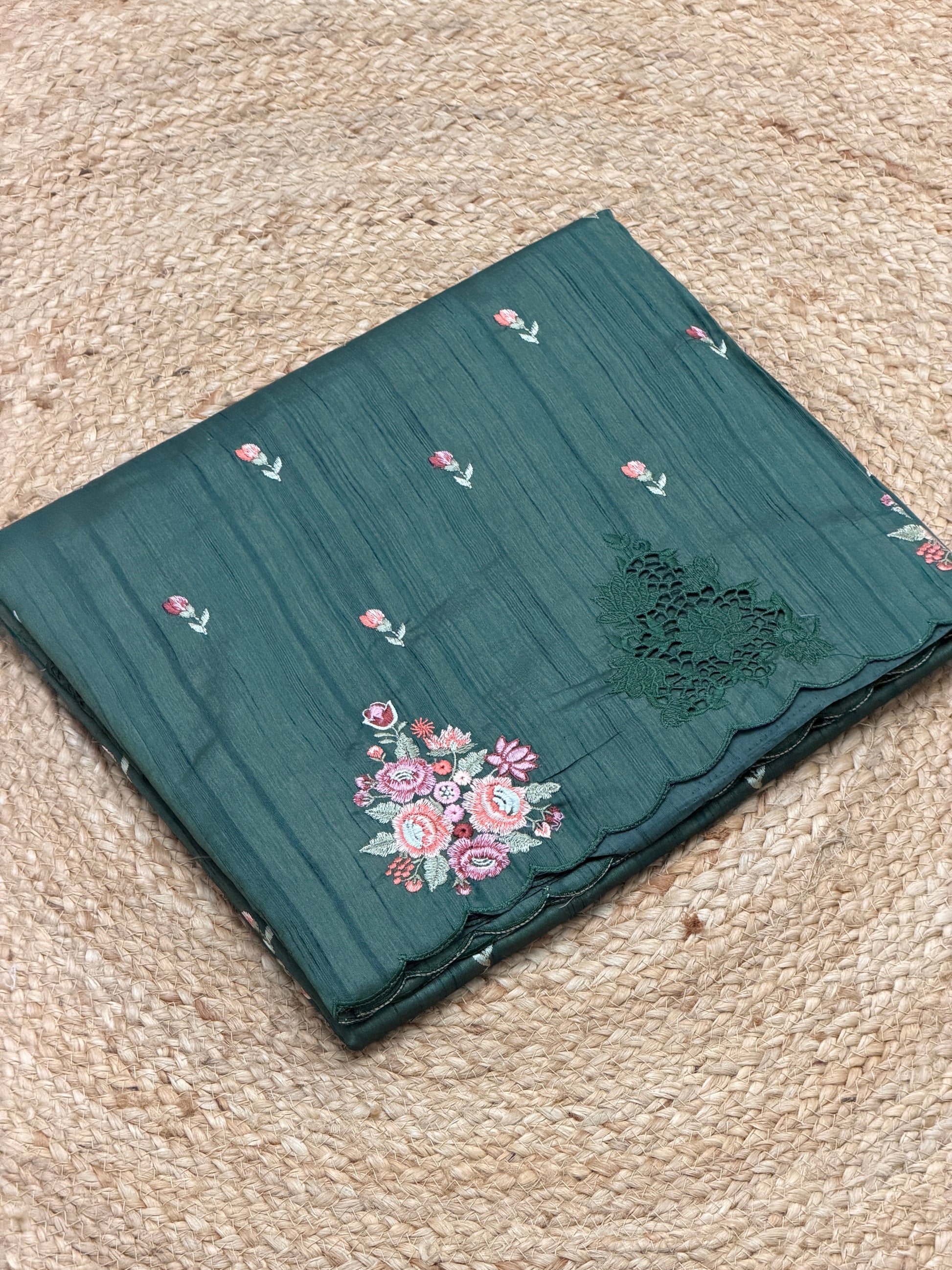 SCALLOPED SAREE WITH FLORAL DETAILING