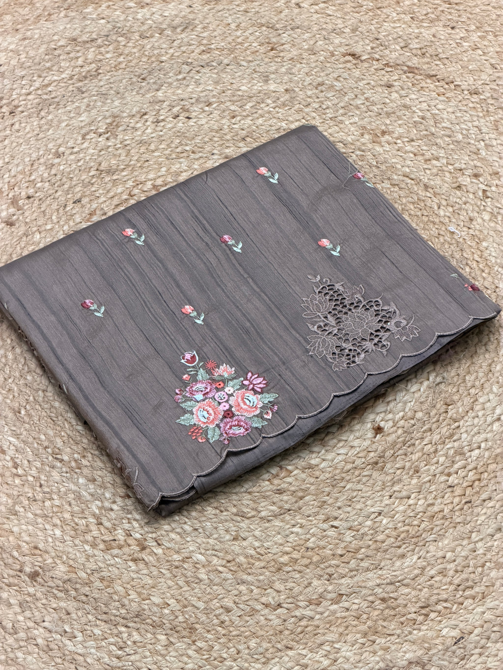 SCALLOPED SAREE WITH FLORAL DETAILING