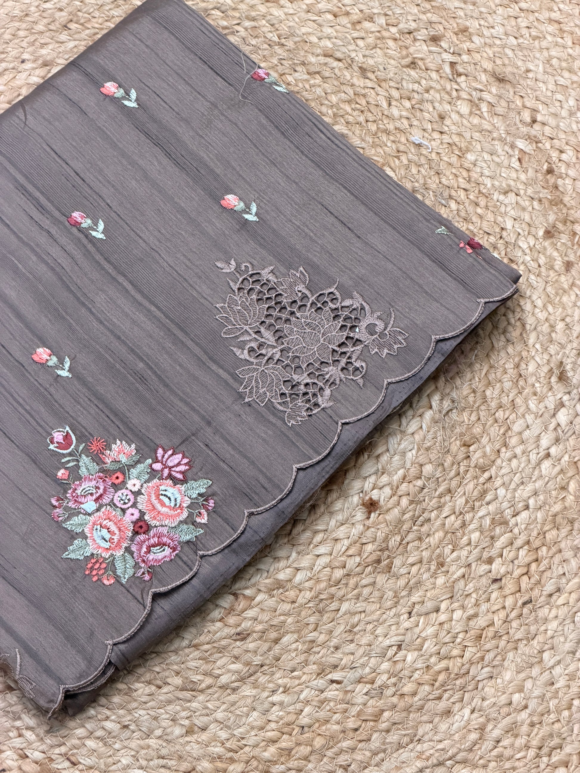 SCALLOPED SAREE WITH FLORAL DETAILING