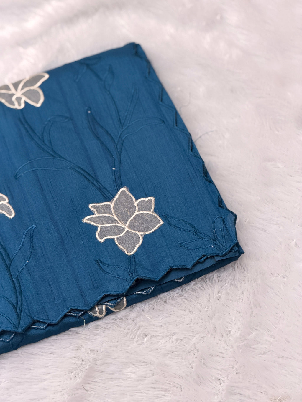 Scallop Border Embroidered Saree