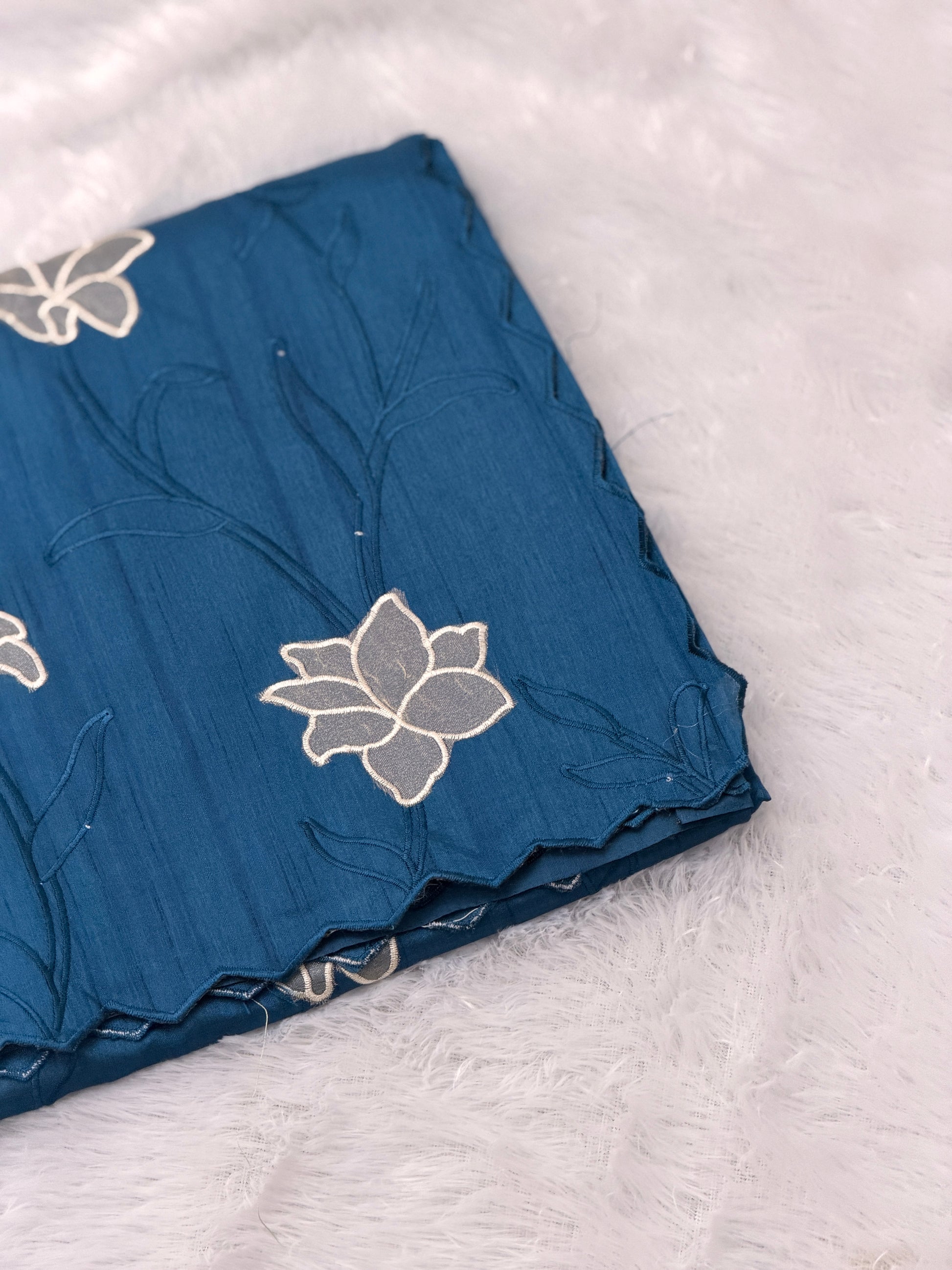 Scallop Border Embroidered Saree