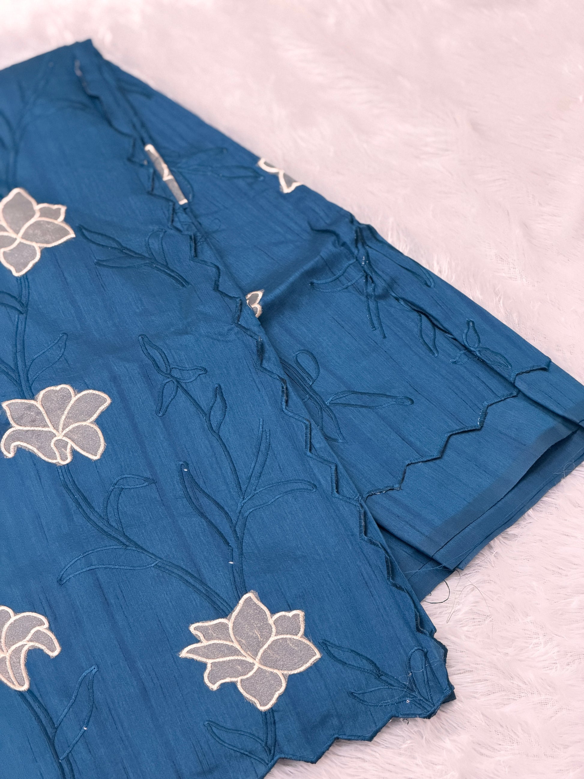 Scallop Border Embroidered Saree