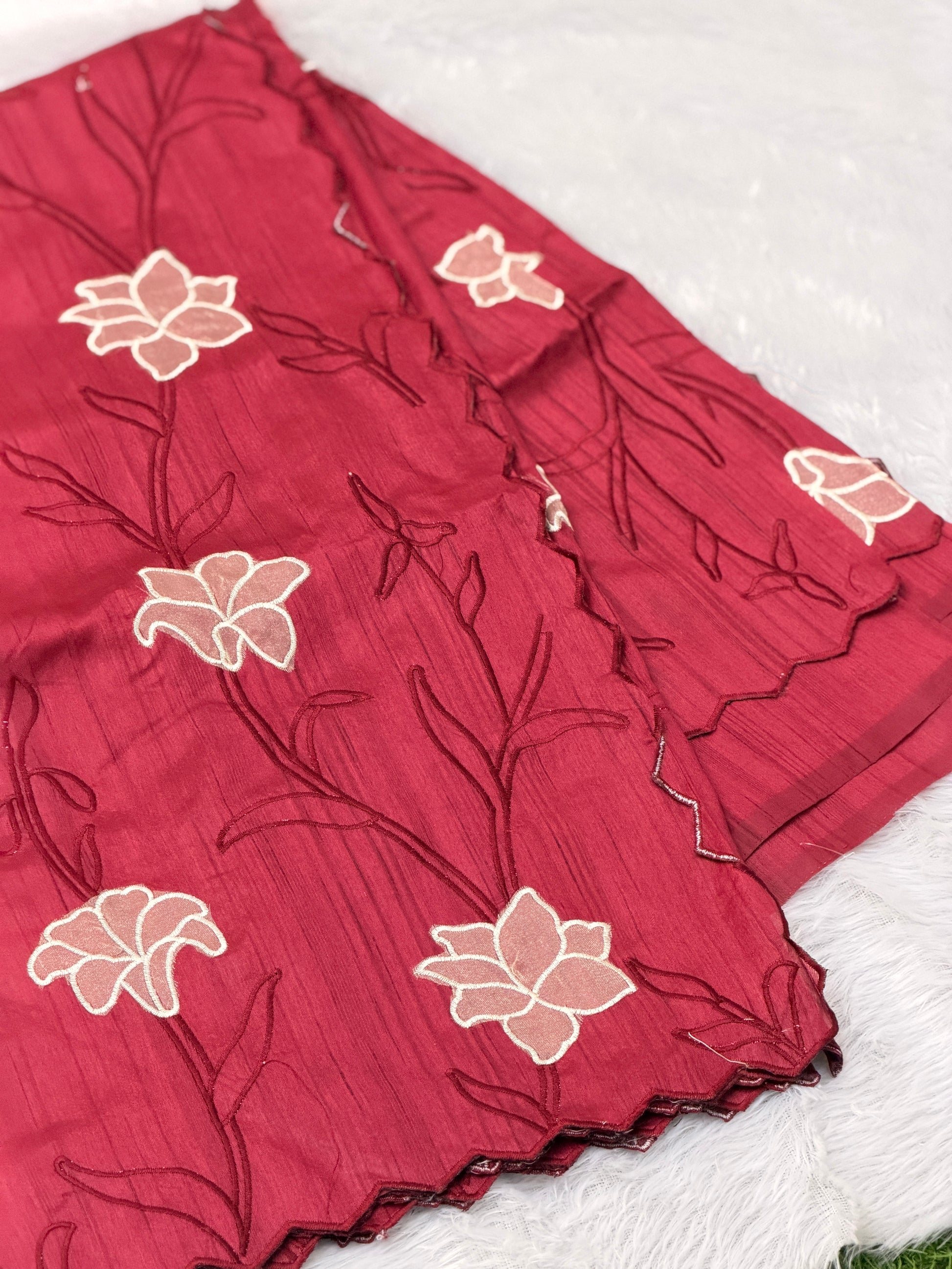 Scallop Border Embroidered Saree