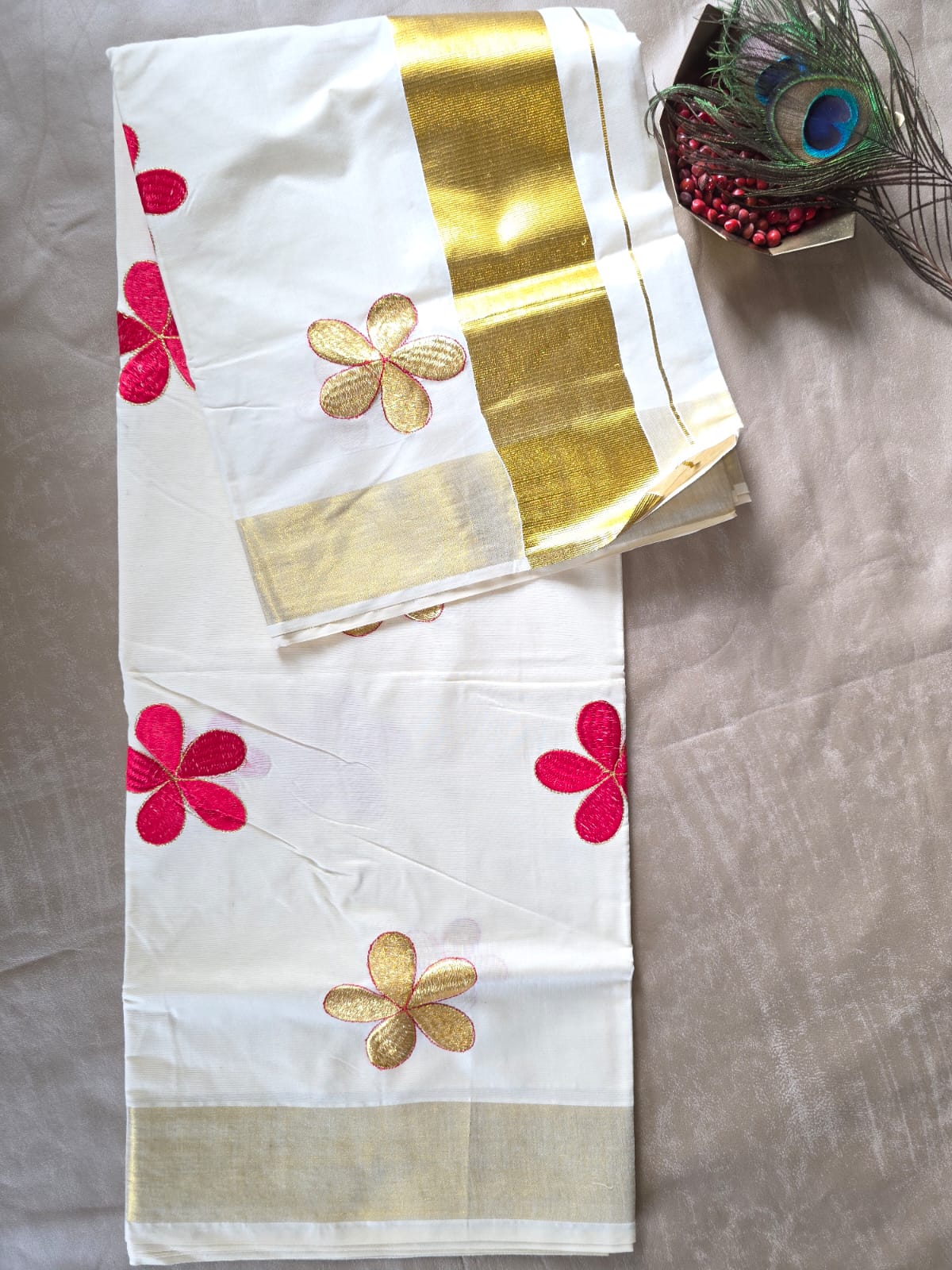 Kerala Saree-Embroidery floral